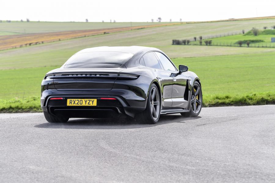  Porsche Taycan Turbo S 2020 года  (UK) (фото 26 из 40)